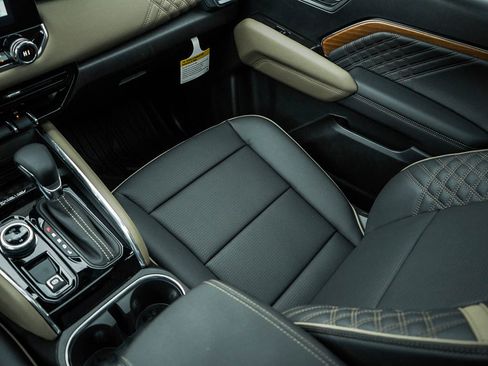 New 2026 GMC Canyon Denali image 24