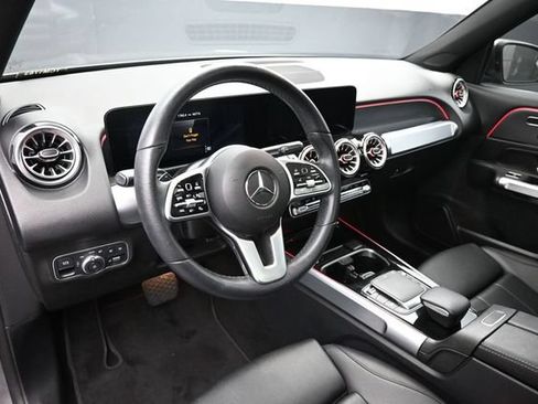 Used 2022 Mercedes-Benz GLB 250 image 13