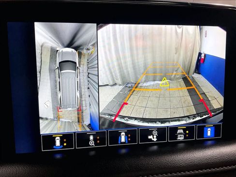 Used 2023 Chevrolet Tahoe Z71 w/ Luxury Package image 20