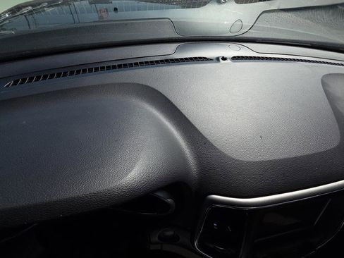 Used 2020 Jeep Grand Cherokee Laredo image 9