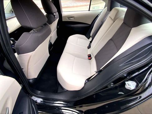 Used 2020 Toyota Corolla LE image 21