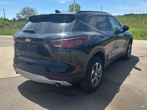 Used 2024 Chevrolet Blazer LT w/ Convenience Package FWD image 5