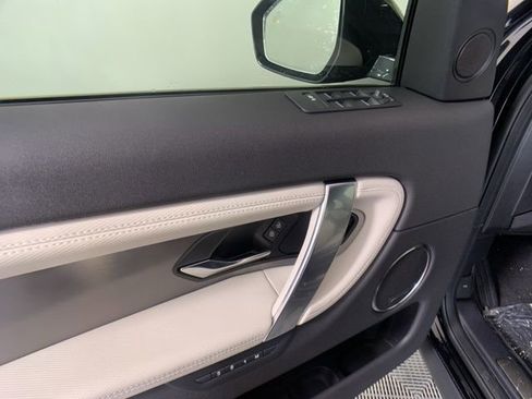 Certified 2025 Land Rover Discovery Sport Dynamic SE image 11