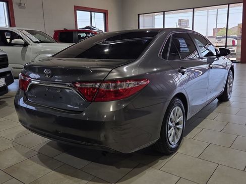 Used 2017 Toyota Camry LE FWD image 4