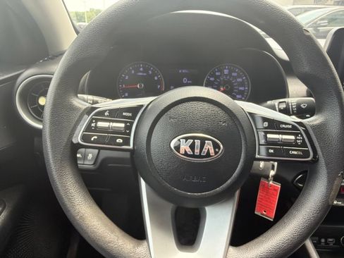 Used 2019 Kia Forte LXS FWD image 15