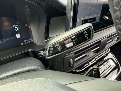 Certified 2023 Lincoln Corsair AWD w/ Equipment Group 101A image 22