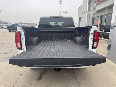 Used 2020 GMC Sierra 1500 Elevation w/ Elevation Value Package image 8