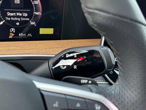 New 2026 Volkswagen Tiguan SEL R-Line AWD/4WD image 19