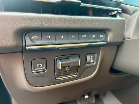 Used 2025 Cadillac Escalade Premium Luxury w/ Touring Package image 16