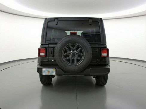 Used 2025 Jeep Wrangler Unlimited Sport AWD/4WD image 7