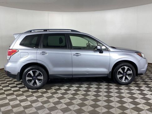 Used 2018 Subaru Forester 2.5i Limited AWD/4WD image 4