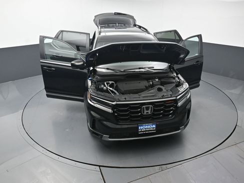 Certified 2023 Honda Pilot TrailSport image 52