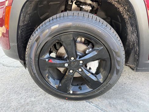 New 2025 Jeep Grand Cherokee Limited w/ Black Appearance Package AWD/4WD image 8