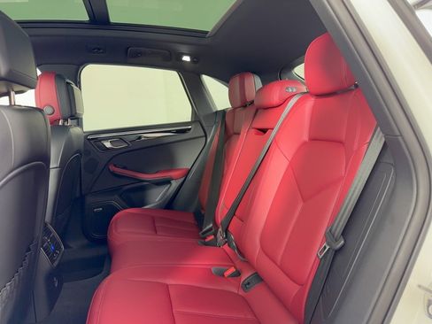 Certified 2024 Porsche Macan S AWD/4WD image 25