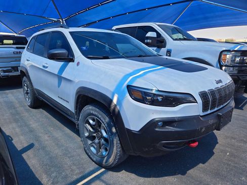 Used 2020 Jeep Cherokee Trailhawk w/ Comfort/Convenience Group AWD/4WD image 2