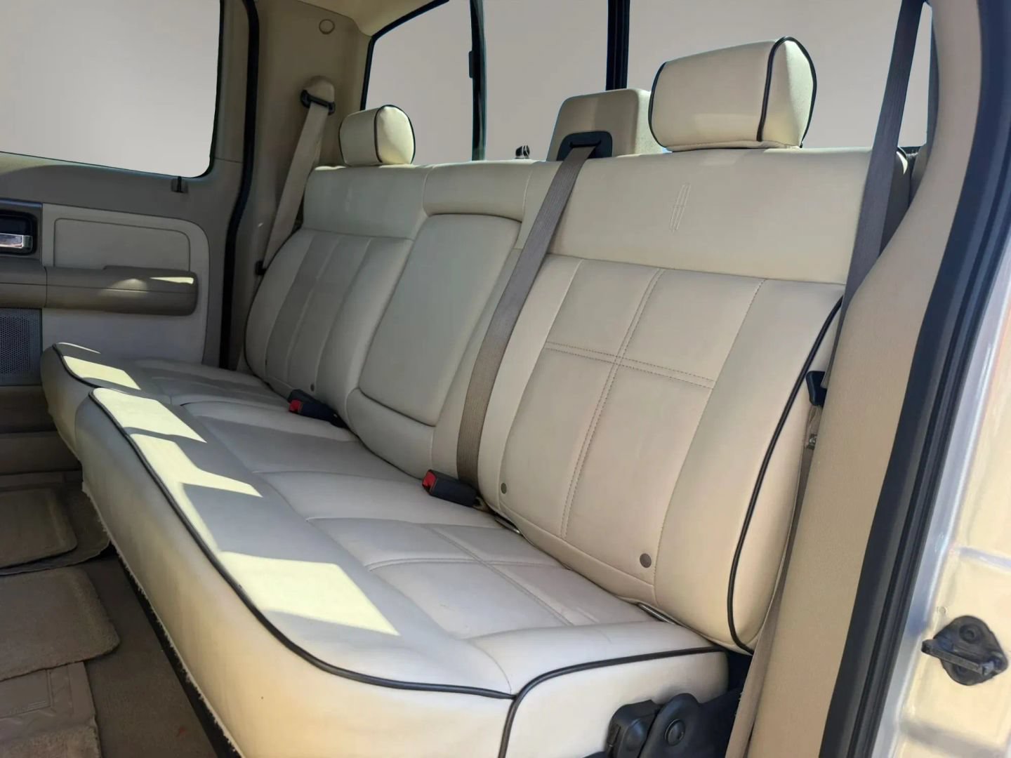 Used 2006 Lincoln Mark LT 2WD image 13