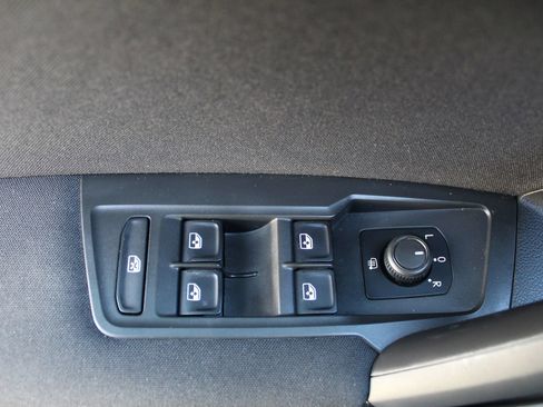 Used 2019 Volkswagen Tiguan S w/ Driver Assistance Package FWD image 25