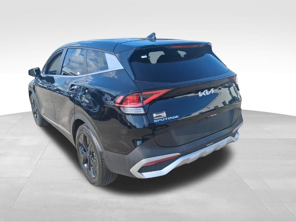 Certified 2024 Kia Sportage EX FWD image 7