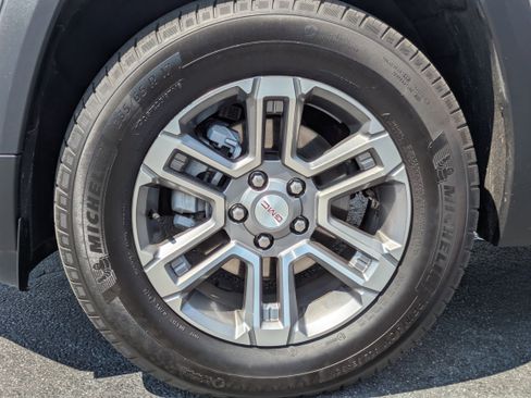 Used 2025 GMC Terrain Elevation image 31