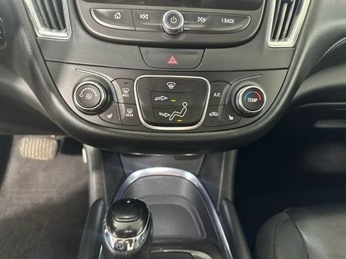 Used 2017 Chevrolet Malibu LT w/ Leather Package image 23