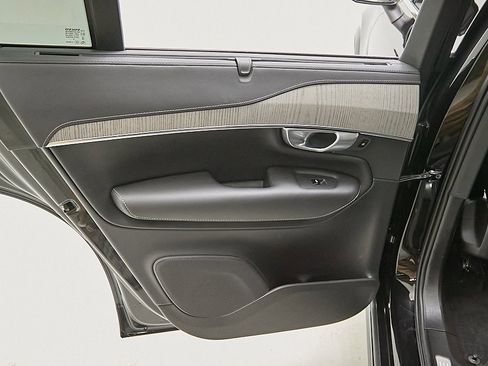 Used 2024 Volvo XC90 B6 Ultimate w/ Protection Package Premier image 19