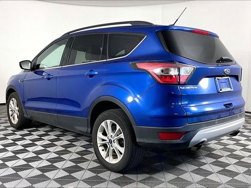 Used 2017 Ford Escape SE w/ SE Leather Comfort Package AWD/4WD image 2