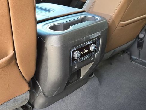 Used 2024 Chevrolet Tahoe High Country AWD/4WD image 11