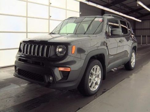 Used 2019 Jeep Renegade Latitude w/ Popular Equipment Group image 3