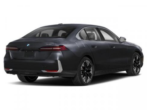 Used 2025 BMW 530i w/ M Sport Package image 2