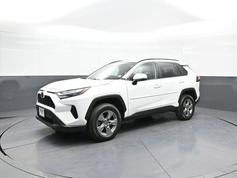 Certified 2022 Toyota RAV4 XLE image 10