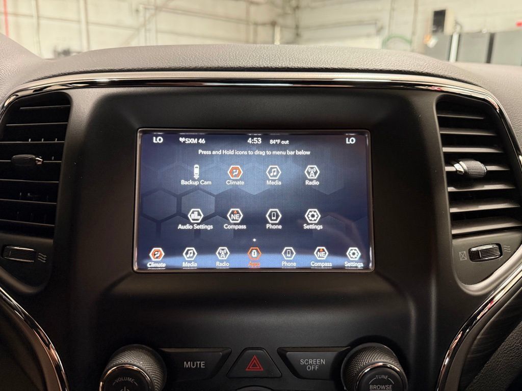 Certified 2020 Jeep Grand Cherokee Laredo AWD/4WD image 14
