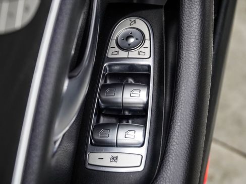 Used 2019 Mercedes-Benz E 300 image 36