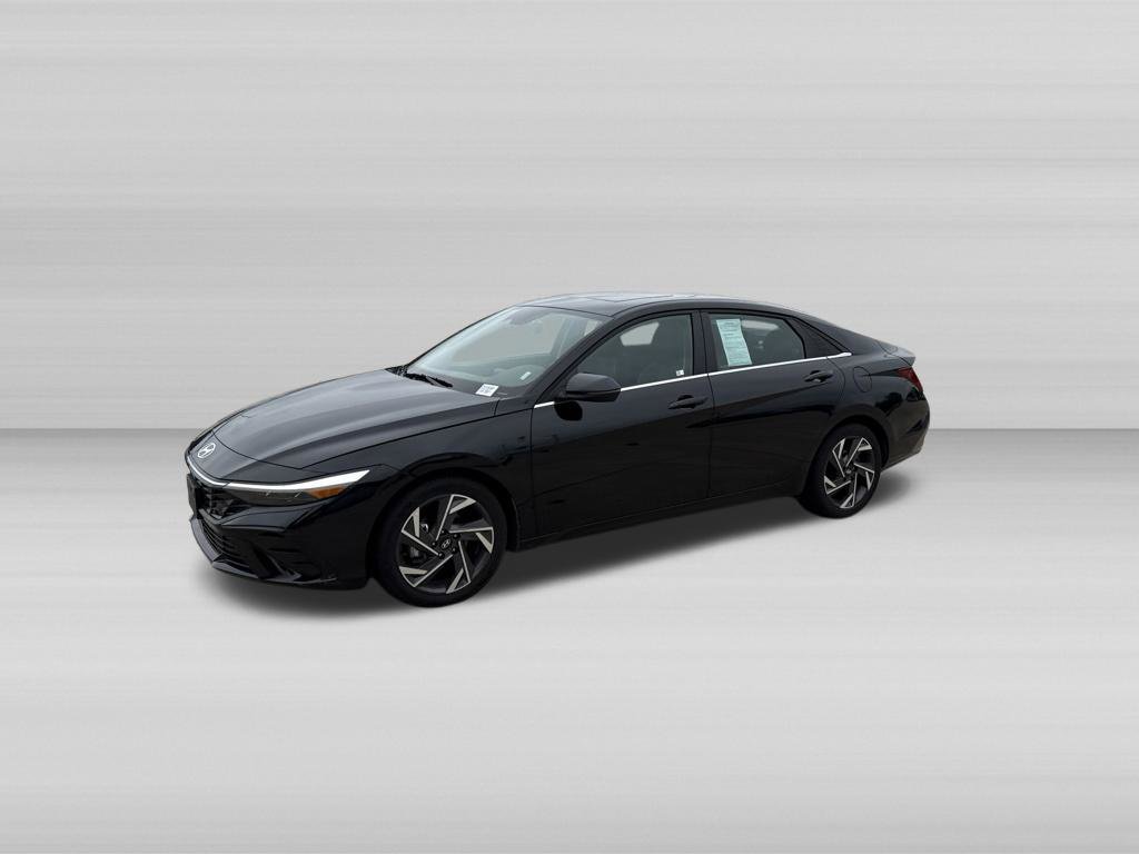Used 2025 Hyundai Elantra Limited FWD image 10