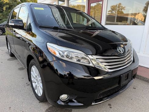 Used 2017 Toyota Sienna Limited Premium w/ Protection Package AWD/4WD image 8