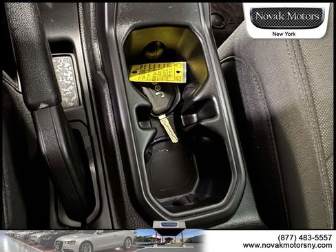 Used 2022 Jeep Gladiator Willys image 23