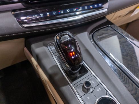 Used 2024 Cadillac Escalade Premium Luxury w/ Performance Package AWD/4WD image 26