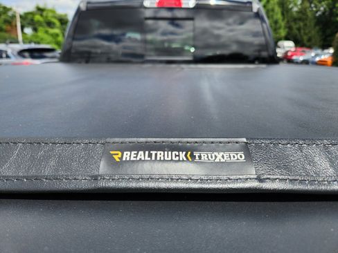 Used 2025 RAM 1500 Laramie AWD/4WD image 9