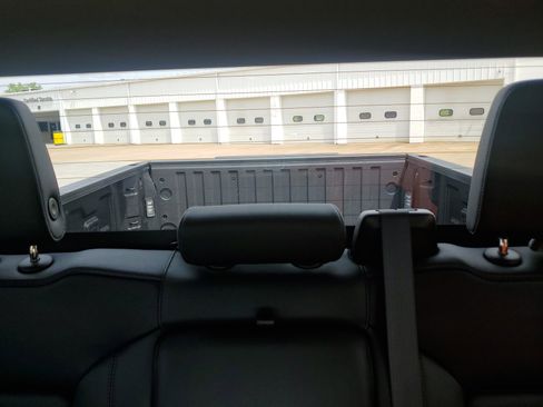 Used 2022 Chevrolet Silverado 1500 LTZ image 14