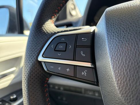 Used 2023 Toyota Sienna XSE image 18