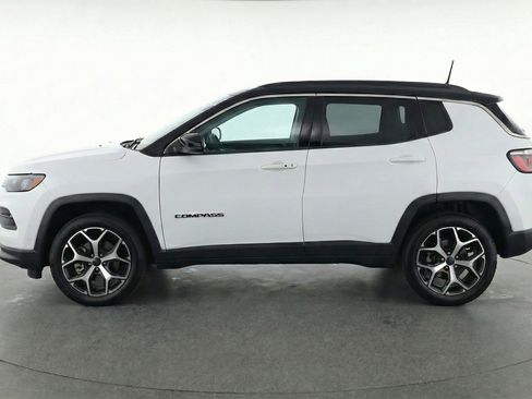 Used 2025 Jeep Compass Limited image 5