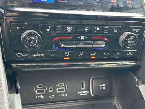 Used 2023 Jeep Grand Cherokee 30th Anniversary image 26