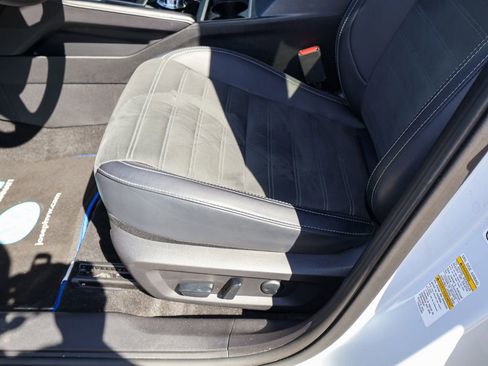 Used 2025 Mitsubishi Outlander SE AWD/4WD image 13