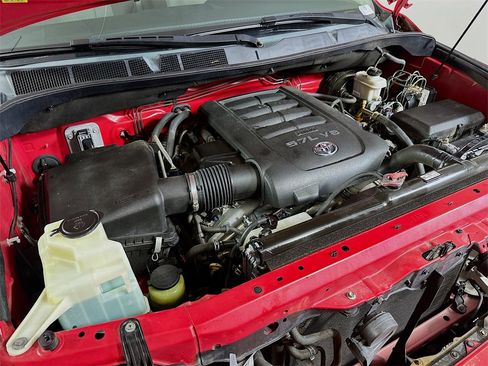 Used 2013 Toyota Tundra 4x4 CrewMax w/ SR5 Pkg image 26