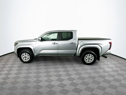 Used 2025 Toyota Tacoma SR5 AWD/4WD image 6