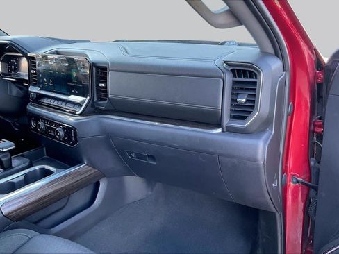 Used 2023 Chevrolet Silverado 1500 RST AWD/4WD image 18