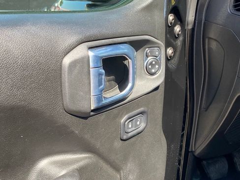 Used 2026 Jeep Gladiator Mojave AWD/4WD image 11