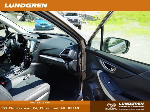 Used 2023 Subaru Forester Limited AWD/4WD image 8