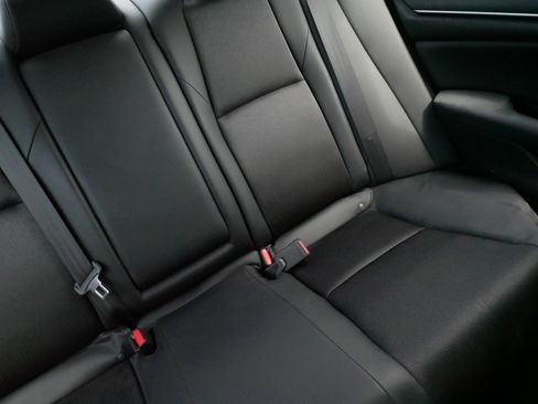 Used 2018 Honda Accord Sport image 14