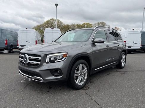 Used 2021 Mercedes-Benz GLB 250 4MATIC image 3