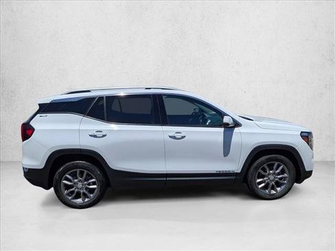 Used 2022 GMC Terrain SLT AWD/4WD image 4